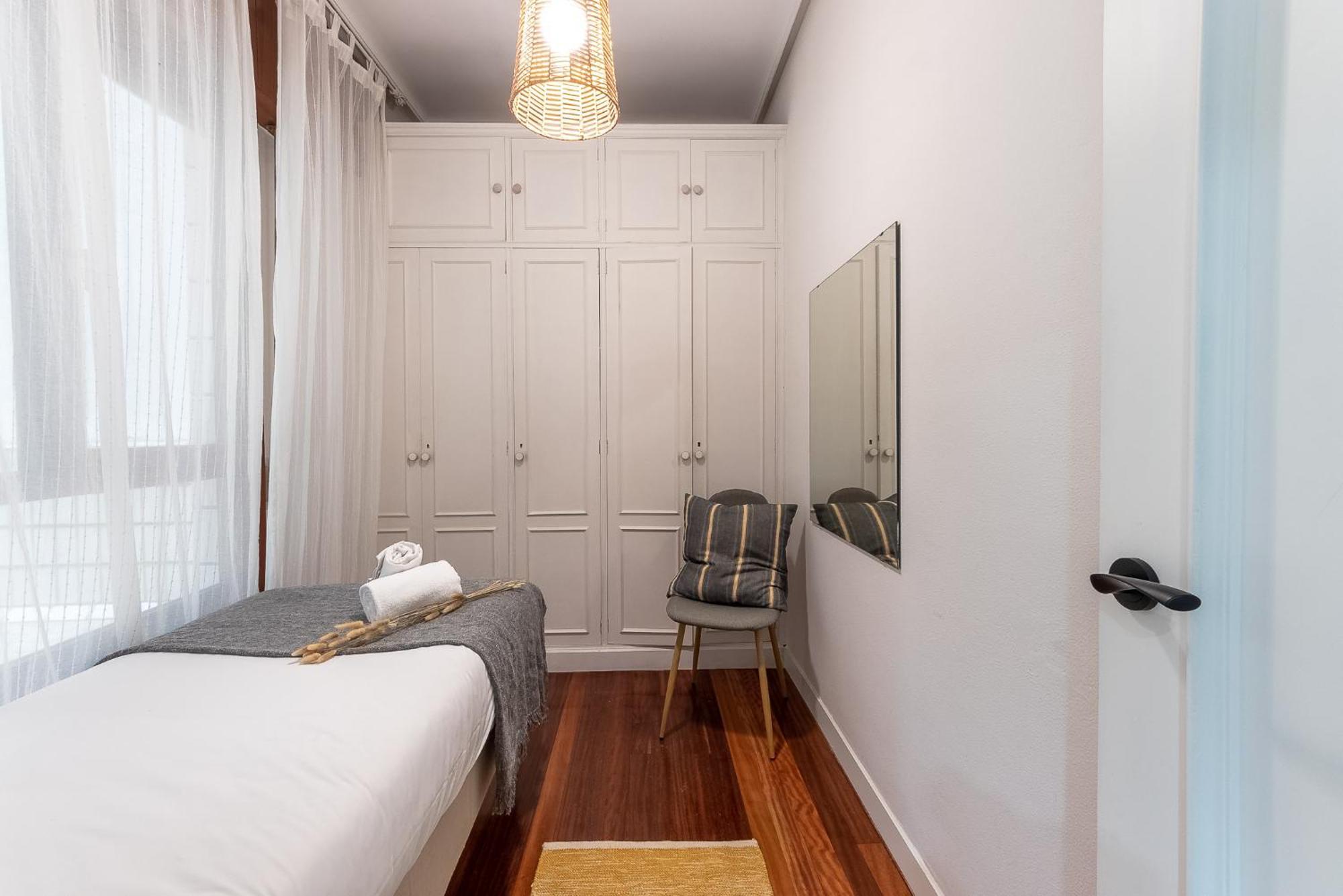 Apartment Lovely And Calm - Good Location In The Center Of *