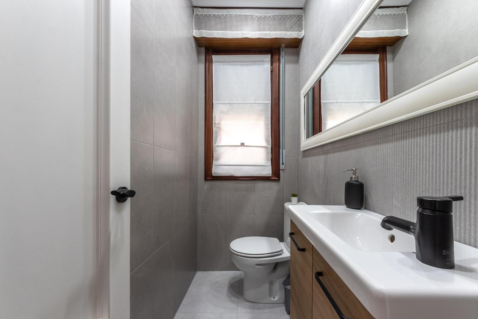 Apartment Lovely And Calm - Good Location In The Center Of Bilbao