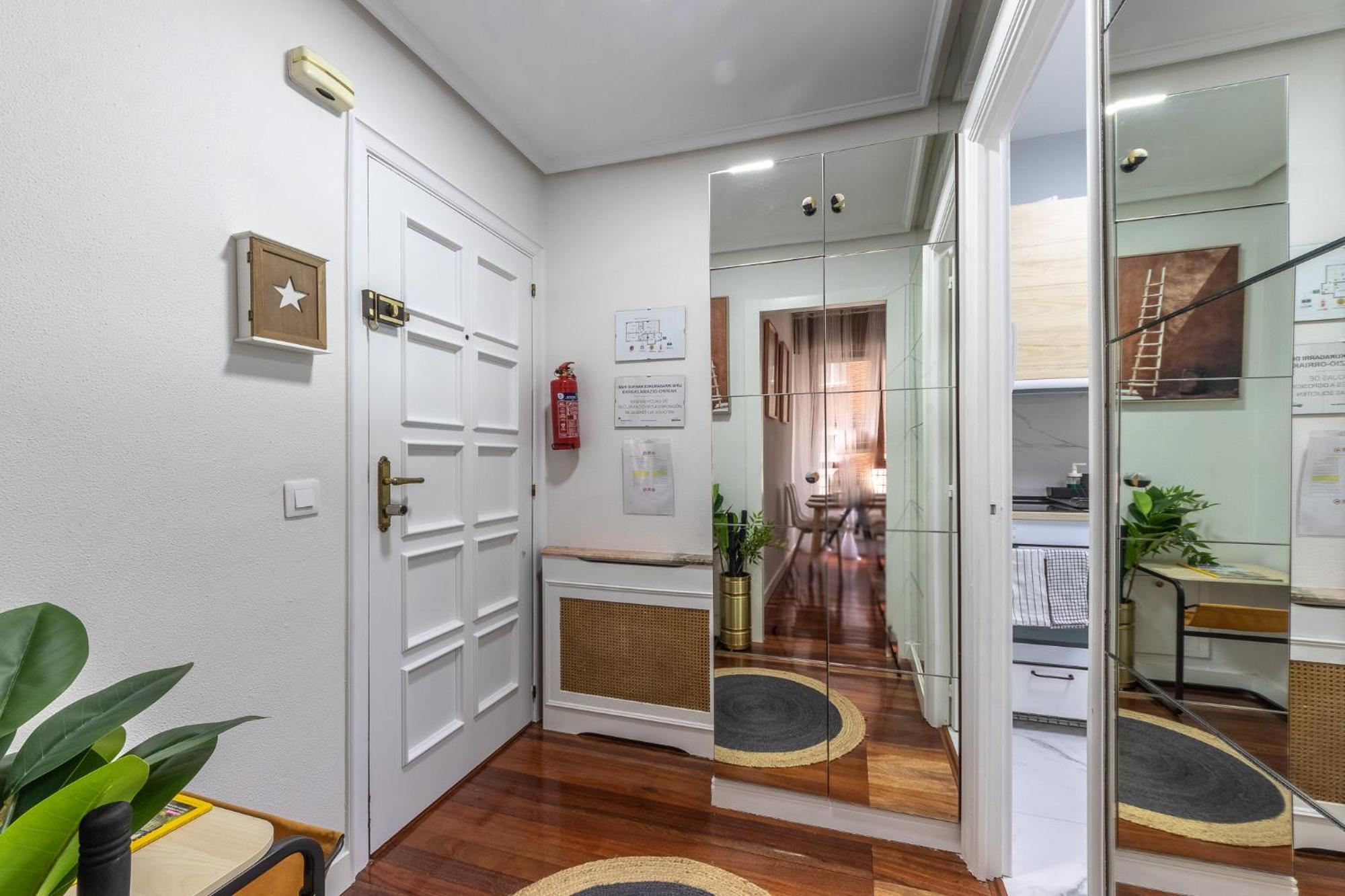 Apartment Lovely And Calm - Good Location In The Center Of