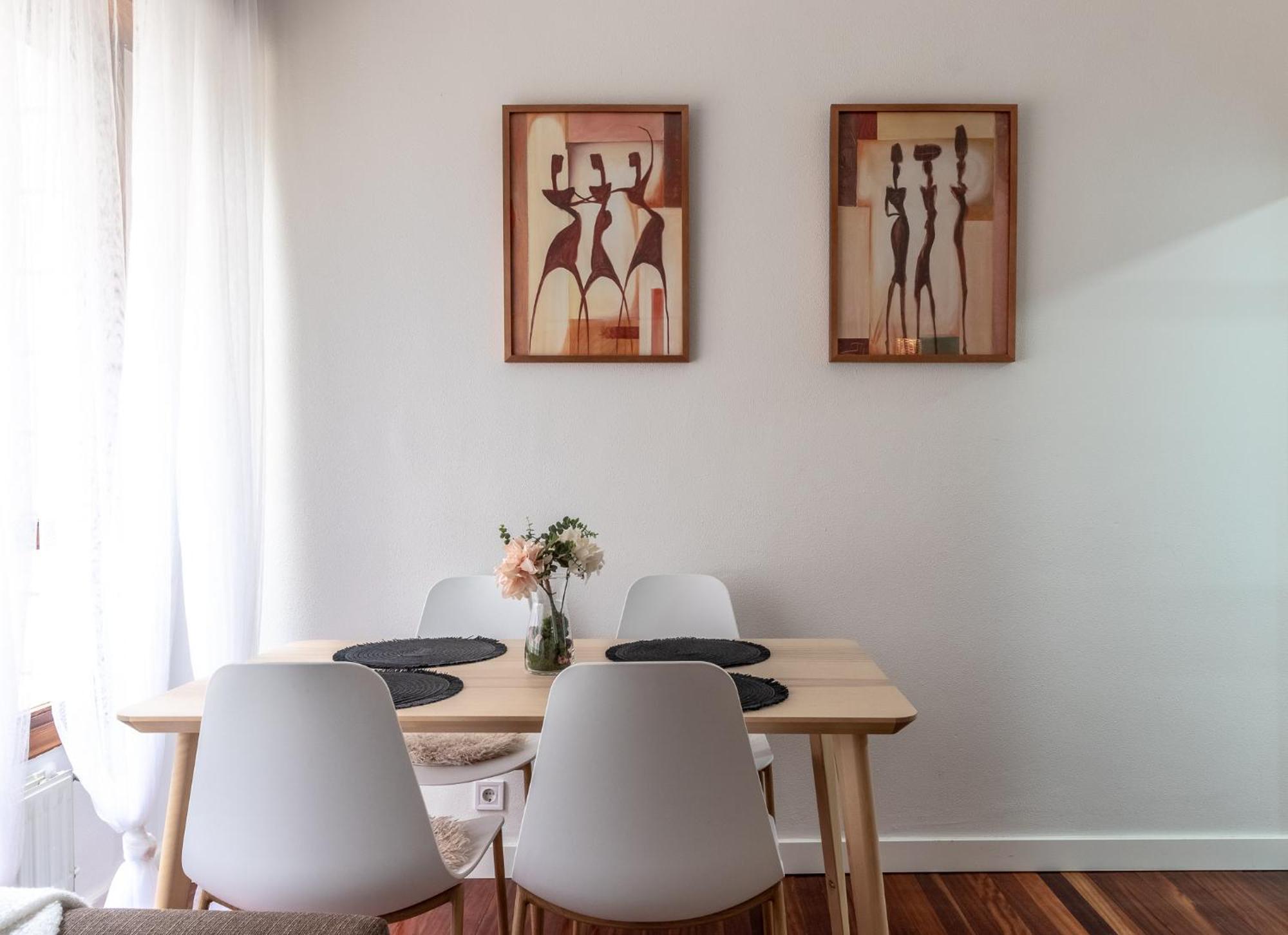 Lovely And Calm - Good Location In The Center Of Apartment *